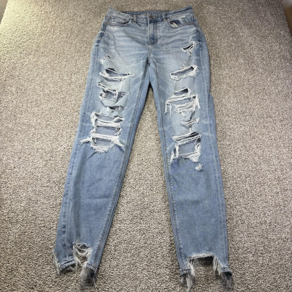 American Eagle Mom Jeans Womens 6 Tall Blue Light Wash High Rise Distressed
